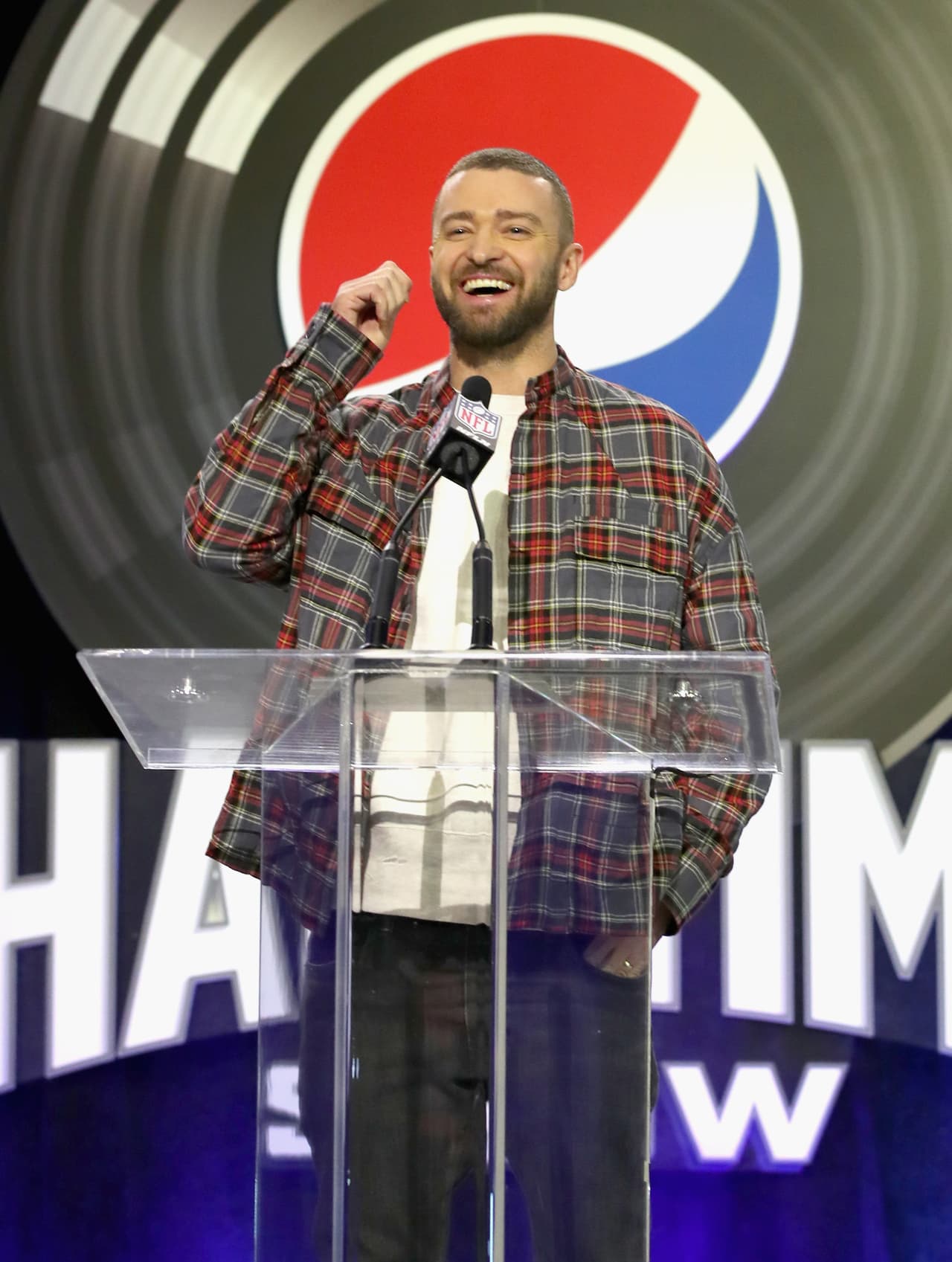 Por último, también habló sobre su relación con el marsical de campo de los Patriots, Tom Brady.