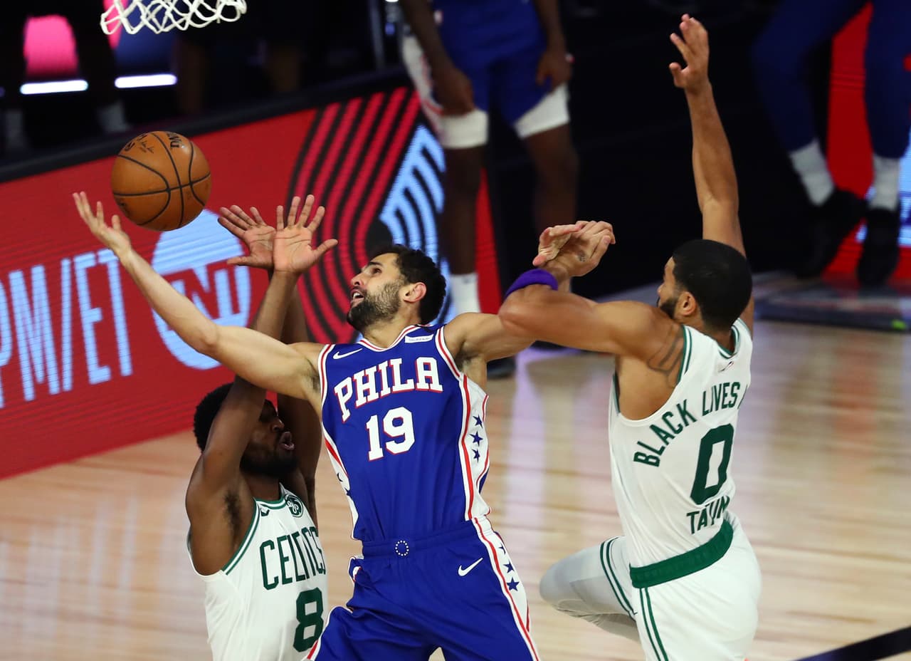 Boston gana 110-106 sobre los Philadelphia 76ers, y los mandan a empacar maletas.