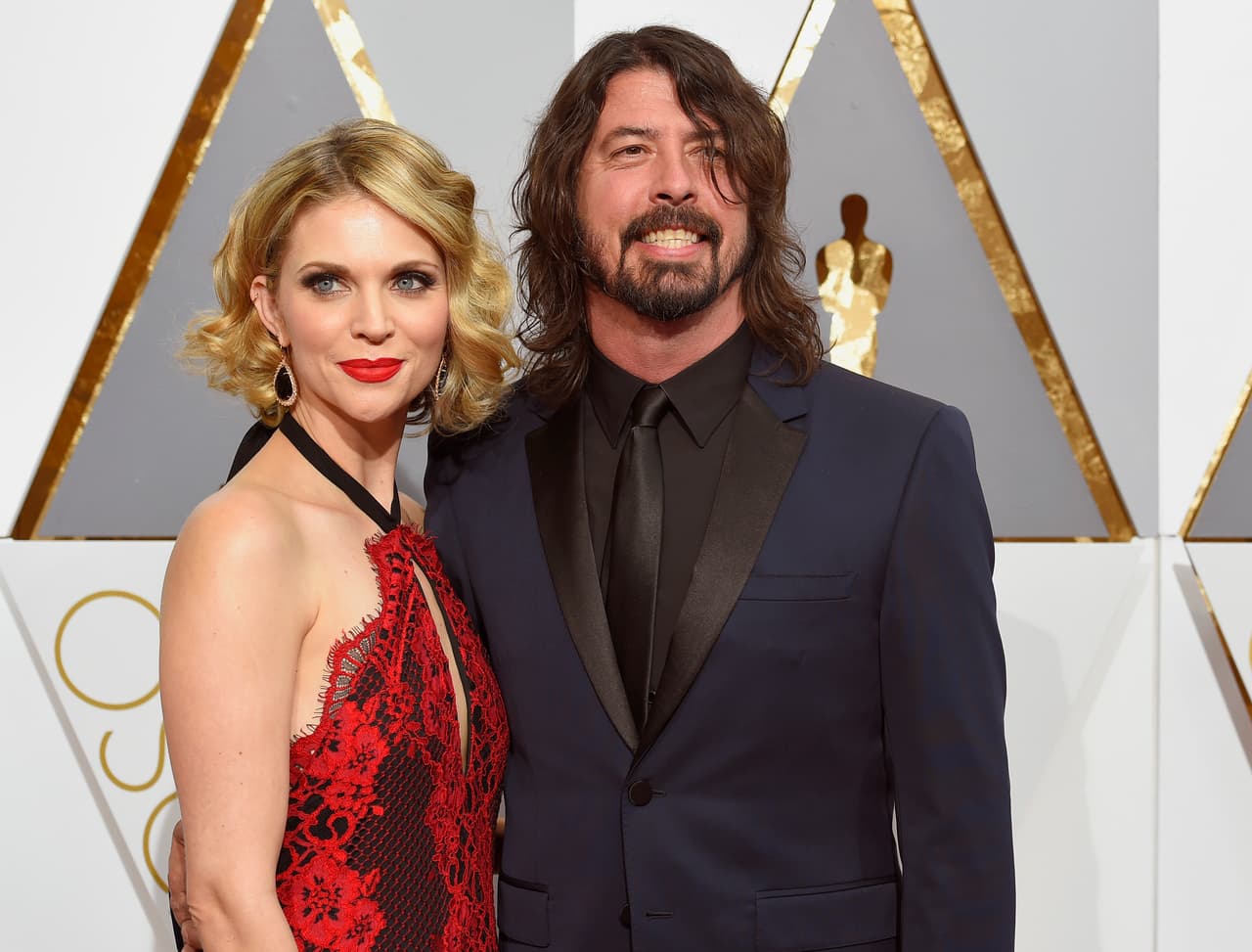 La fama de Grohl es creciente en los diferentes escenarios, entre los que se ha destacado entre ellos en los premios Oscar.