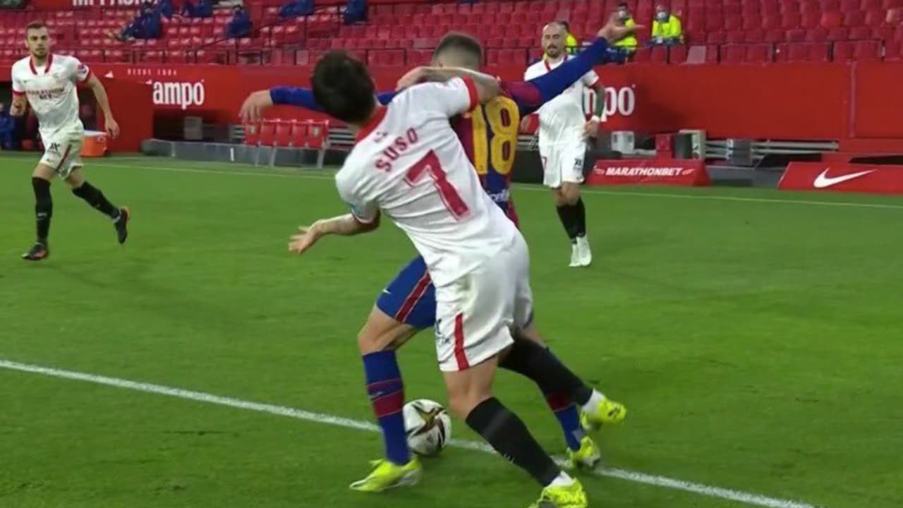 Suso se burla acusando de 'llorón' a jugador del Barcelona