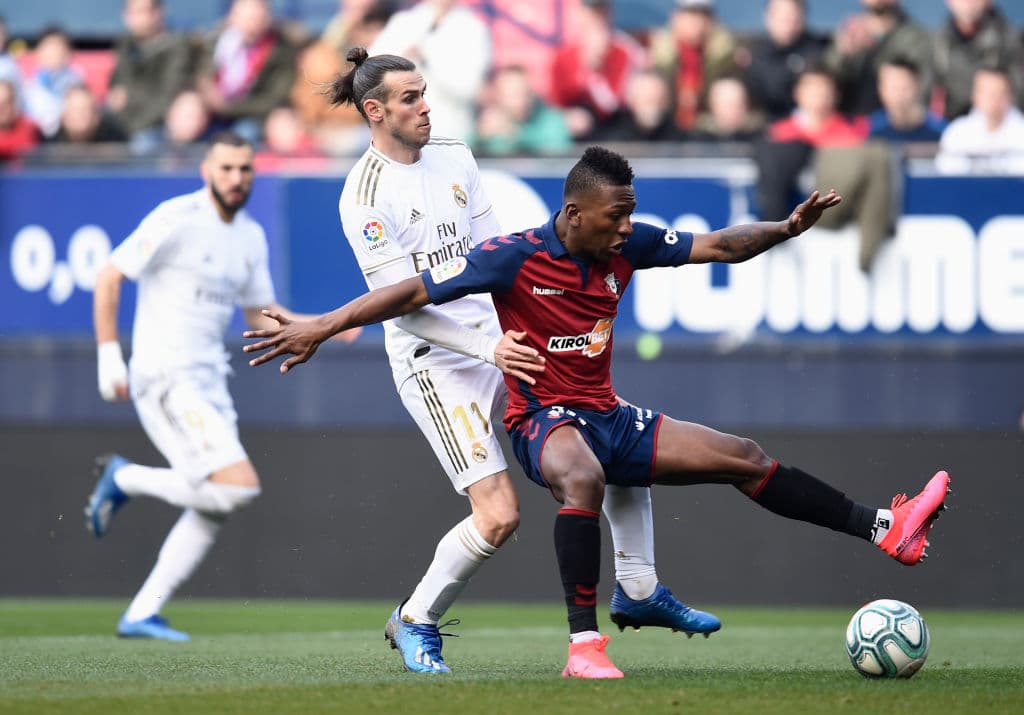 Isco, Sergio Ramos, Lucas Vázques y Jovic dieron la victoria al Real Madrid sobre el Osasuna 4-1. Un acto que llamó la atención fueron las carteras que los fanáticos del Osasuna aventaron al campo como protesta hacia la directiva del club.