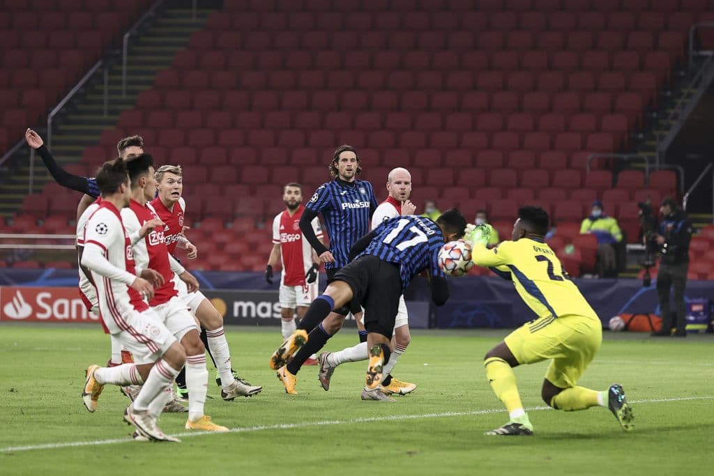 Atalanta triunfa sobre el Ajax 1-0 y consiguen su calificación a Octavos dentro de la UEFA Champions League. Muriel fue el encargado de darle el gol de la victoria al equipo de 'la dea'.