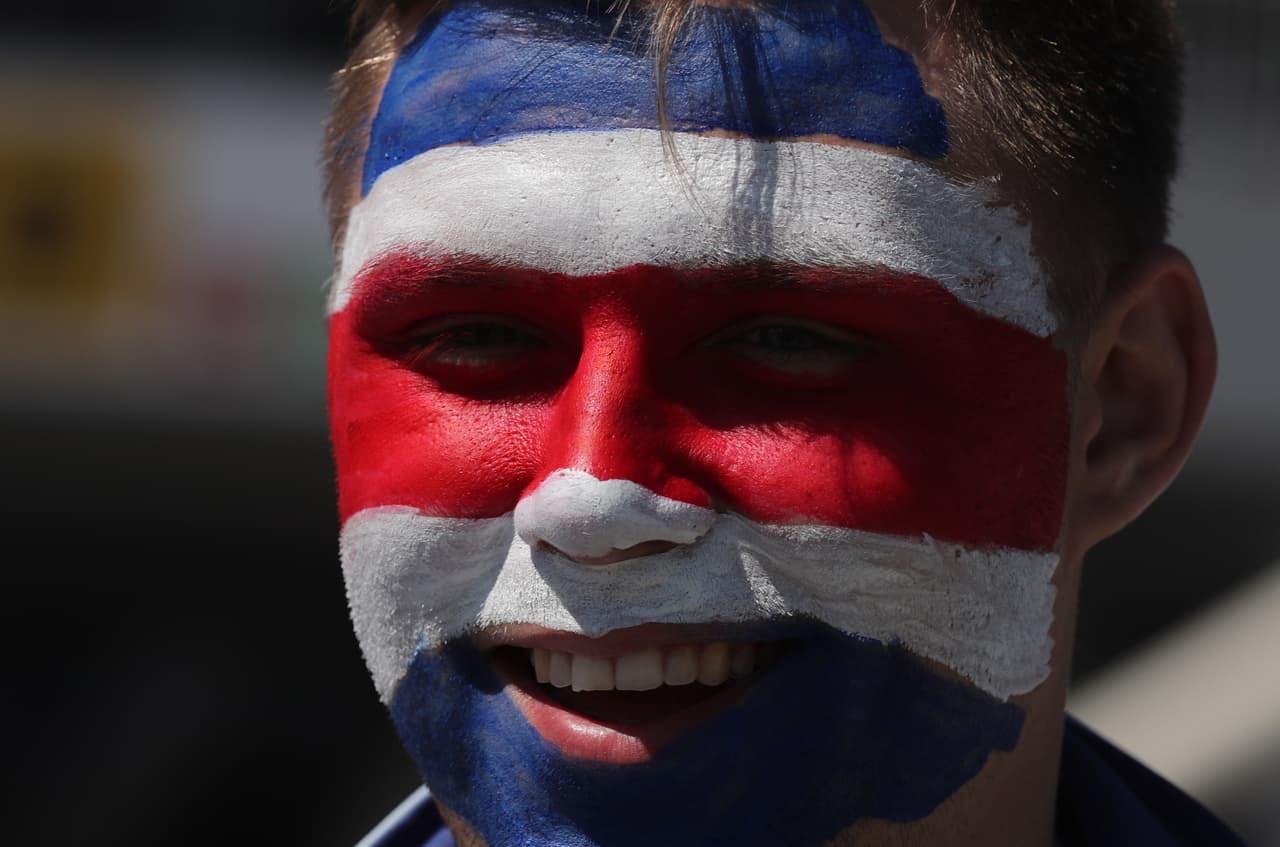 Los seguidores de Costa Rica y de Serbia encendieron con su alegría desde afuera de las canchas el arranque del grupo E del Mundial de Rusia 2018 en Samara, donde empieza la competencia.