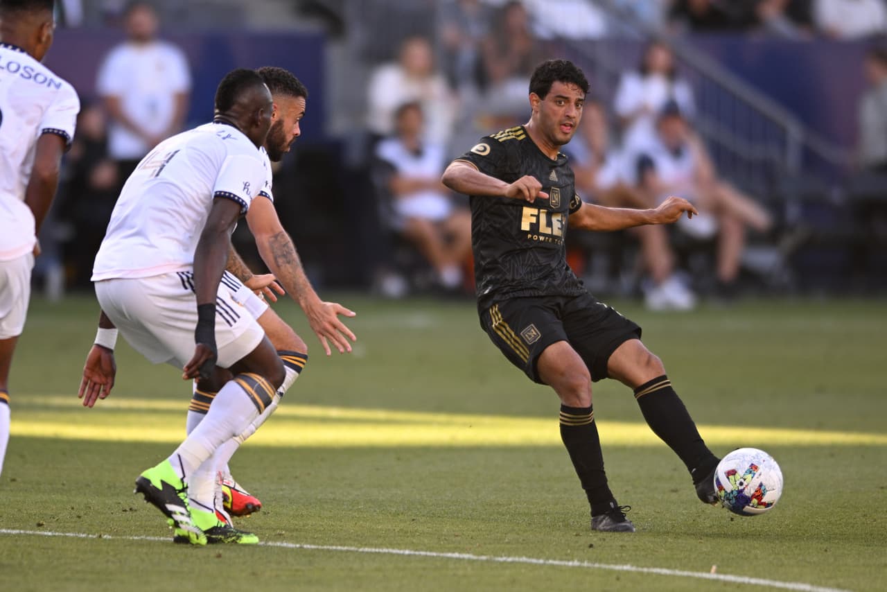 En la cancha las cosas finalizaron con una victoria 2-1 para el Galaxy.
<br>