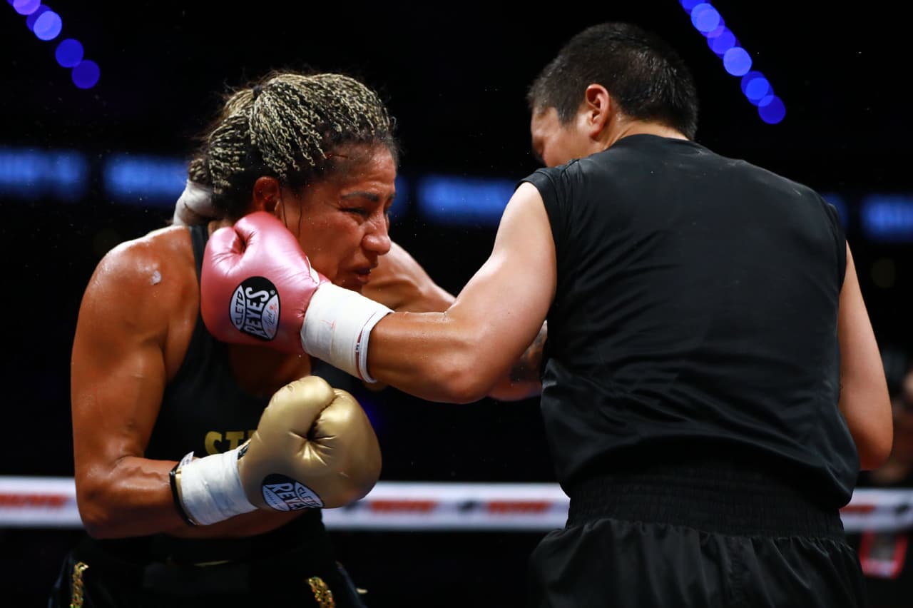 Ciudad de México, 11 de agosto de 2018. Mariana Juarez y Terumi Nuki , durante la función de Boxeo celebrado en la Nueva Arena Ciudad de México. Foto: Imago7/Eloisa Sanchez