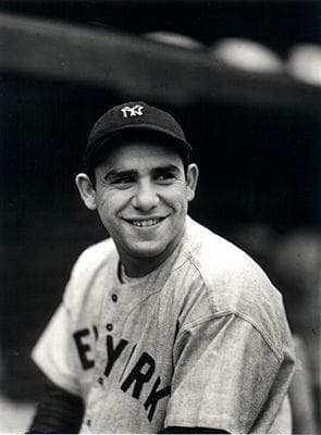 Yogi El 12 de mayo de 1925, cuando la ciudad de New York vibraba con Babe Ruth, nació en San Luis Laurence Peter Berra, una de las grandes leyendas del béisbol de Grandes Ligas.