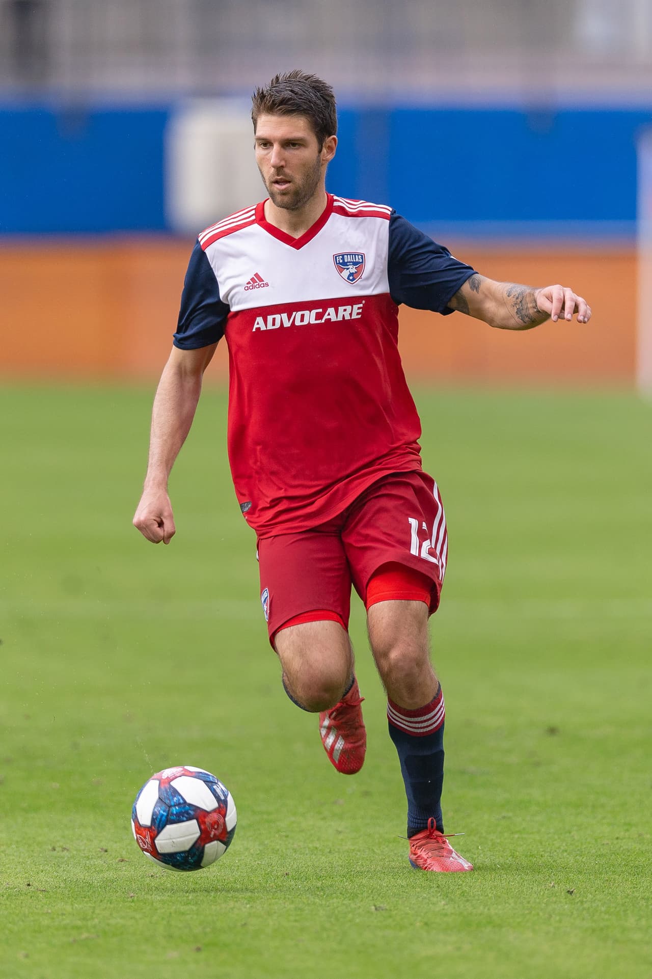 El partido entre FC Dallas y Colorado Rapids se extinguía, hasta que Ryan Hollingshead marcó el tanto de la victoria 2-1 sobre el final del encuentro.