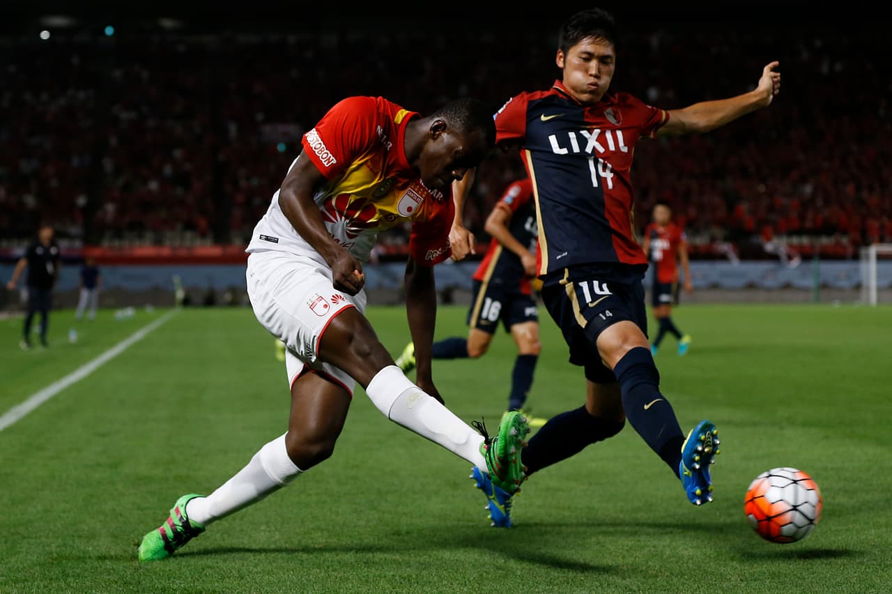 Kashima Antlers fue rival del campeón de la Copa Suramericana del 2015, el colombiano Intependiente Santa Fe, que lo venció 1-0 y lo resignó al subcampeonato en 2016.
