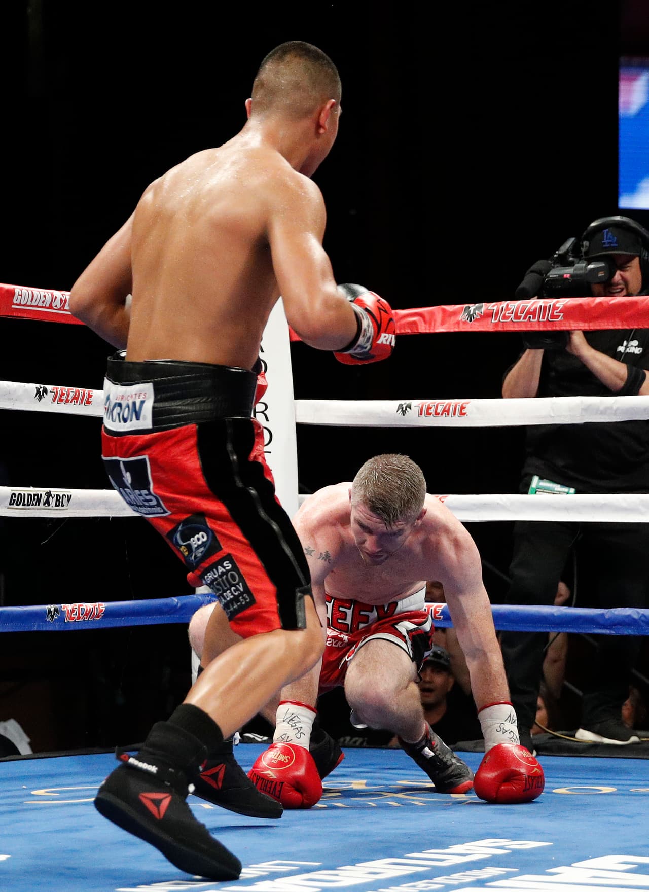 El golpe certero del mexicano nacido en Tijuana marcó la diferencia para el desenlace de la pelea.