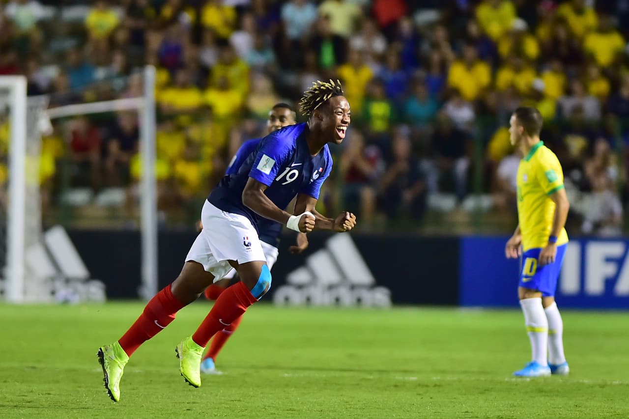Francia cayó en Brasilia 3-2 ante la verdeamarela que ahora se medirá ante México en la final del torneo.