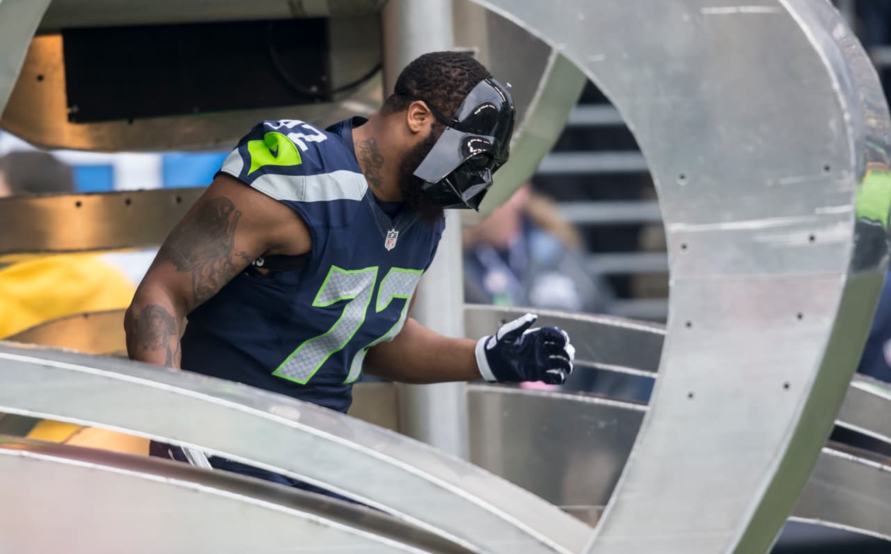 Día Internacional de Star Wars y los fans de la NFL y de la exitosa película nos enseñan sus mejores disfraces para que "la fuerza los acompañe" durante los partidos.