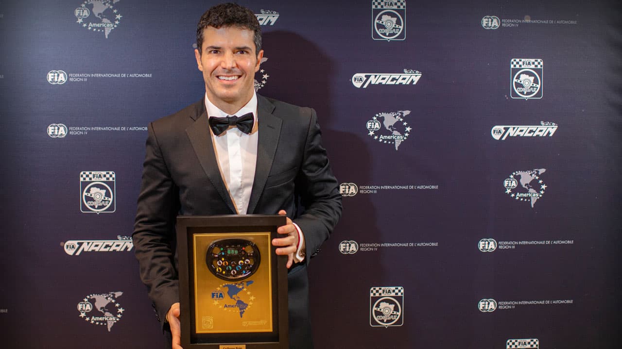 El piloto mexicano Memo Rojas júnior, fue distinguido por la FIA Américas como el piloto más destacado del Continente Americano por segunda vez en su carrera.