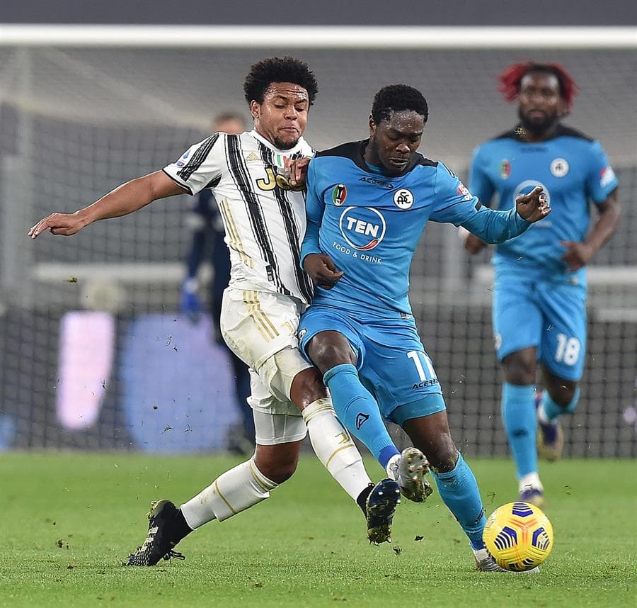 Inicia la Jornada 25 de la Serie A y la Juventus se impone al Spezia Calcio con un marcador de 3-0. Álvaro Morata abrió el marcador hasta la segunda parte del encuentro (62'), quien fue seguido por Federico Chiesa (71'). El tercer tanto cayó al minuto 89, y para cerrar con broche de oro, Cristiano Ronaldo empujó el balón con zurda para darle la victoria absoluta a la Vecchia Signora.