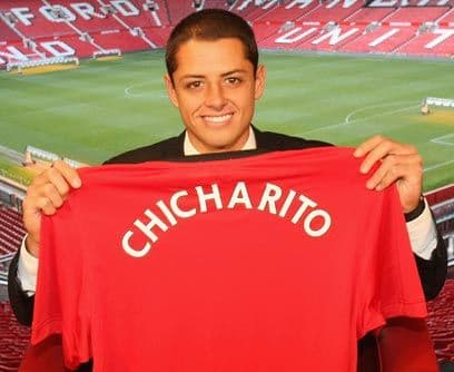 El 8 de abril del 2010 se dio la nota 'bomba' de que el mexicano sería refuerzo de los Red Devils.