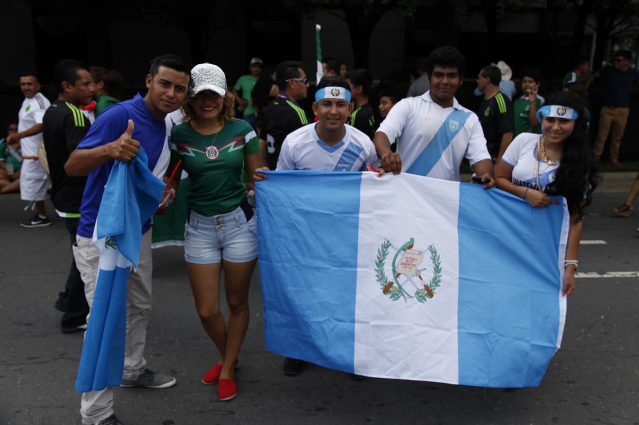 Los seguidores chapines también se hicieron notaron para alentar a la Bicolor en su duelo clave contra Cuba.