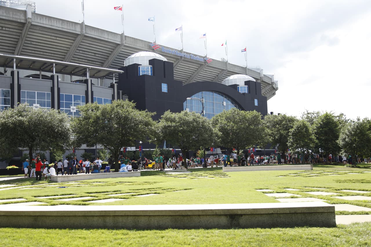 La afición pintó de verde, blanco y rojo las inmediaciones del estadio de Carolina donde se vivió un ambiente extraoridinario con el apoyo incondicional para el Tri previo al choque de México con Trinidad y Tobago.