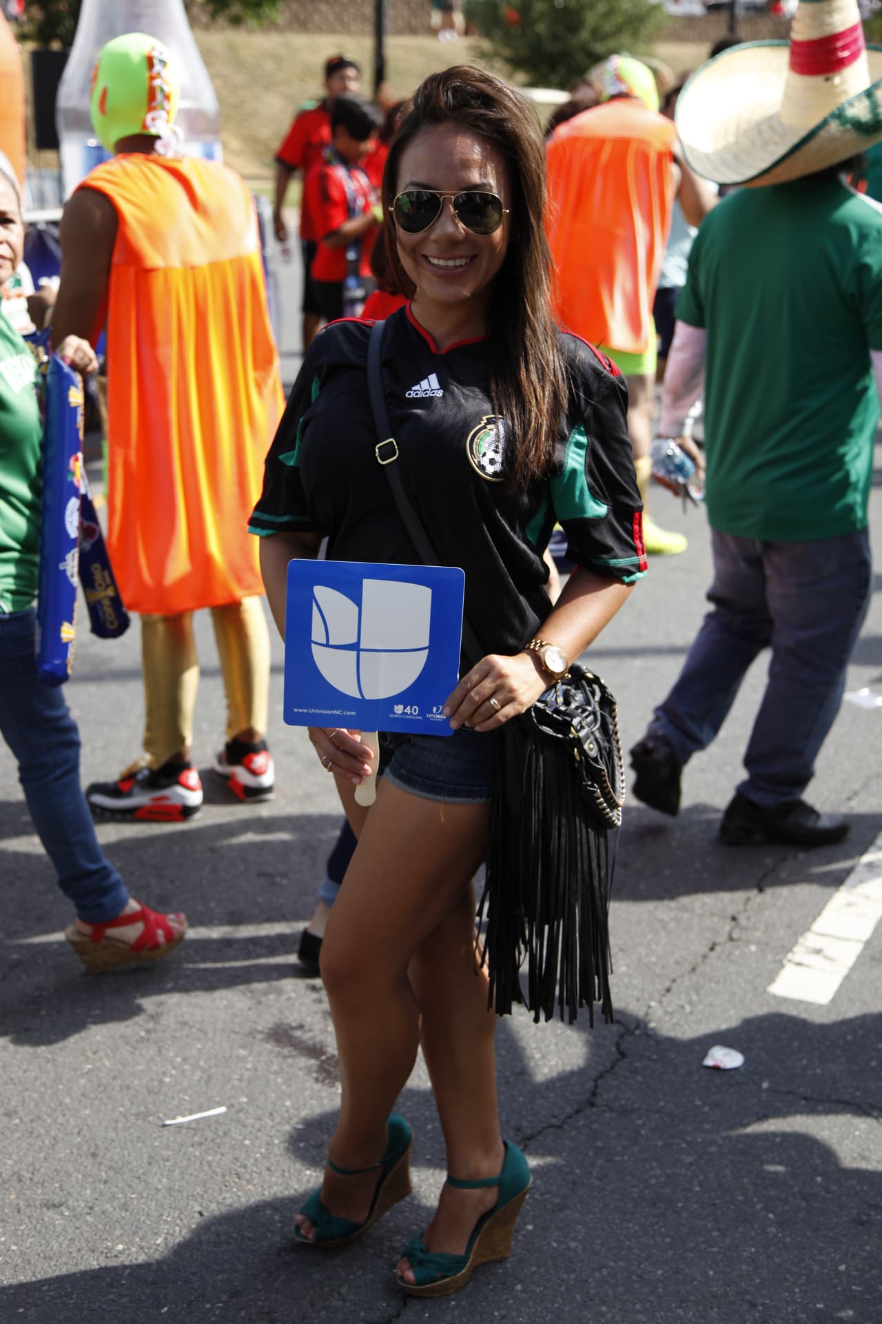 La afición pintó de verde, blanco y rojo las inmediaciones del estadio de Carolina donde se vivió un ambiente extraoridinario con el apoyo incondicional para el Tri previo al choque de México con Trinidad y Tobago.