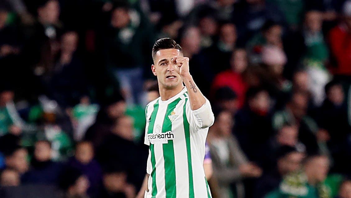 GRAF2729. SEVILLA, 15/01/2018.- El delantero del Real Betis Cristian Tello celebra su gol, primero de su equipo ante el Leganés, durante el partido de la decimonovena jornada de Liga en Primera División que se disputa hoy en el estadio Benito Villamarín, en Sevilla. EFE/José Manuel Vidal.