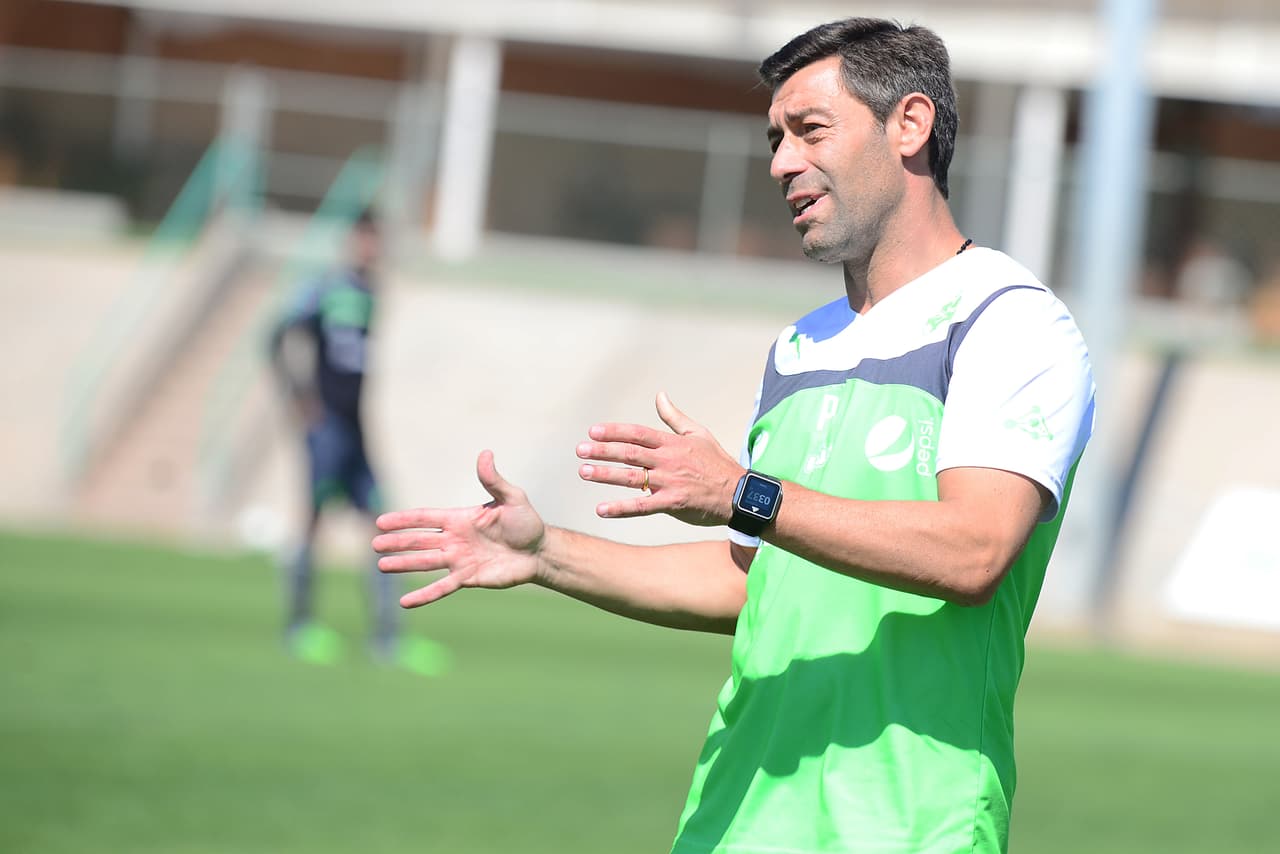 El técnico luso salió campeón con el conjunto de la comarca lagunera en 2015 con un equipo armado y equilibrado en sus líneas, además de saber buscar talento sin tener que invertir millones como lo hizo al traer a Marchesín, Tavarez y González.
<br>