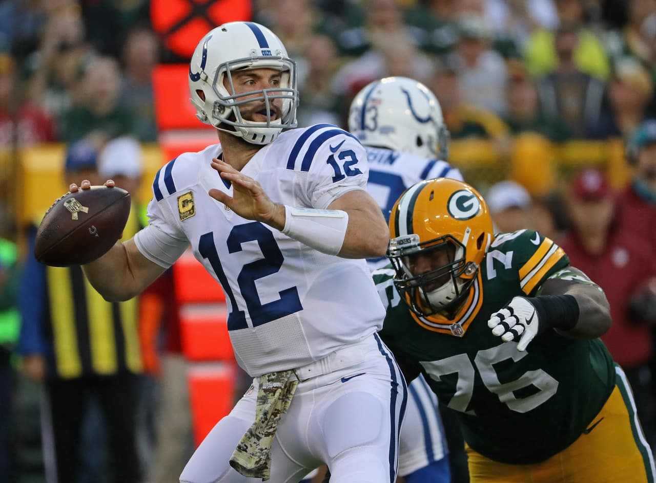Gran duelo de pasadores en el Packers vs. Colts, al final, Andrew Luck se llevó la partida 31-26.