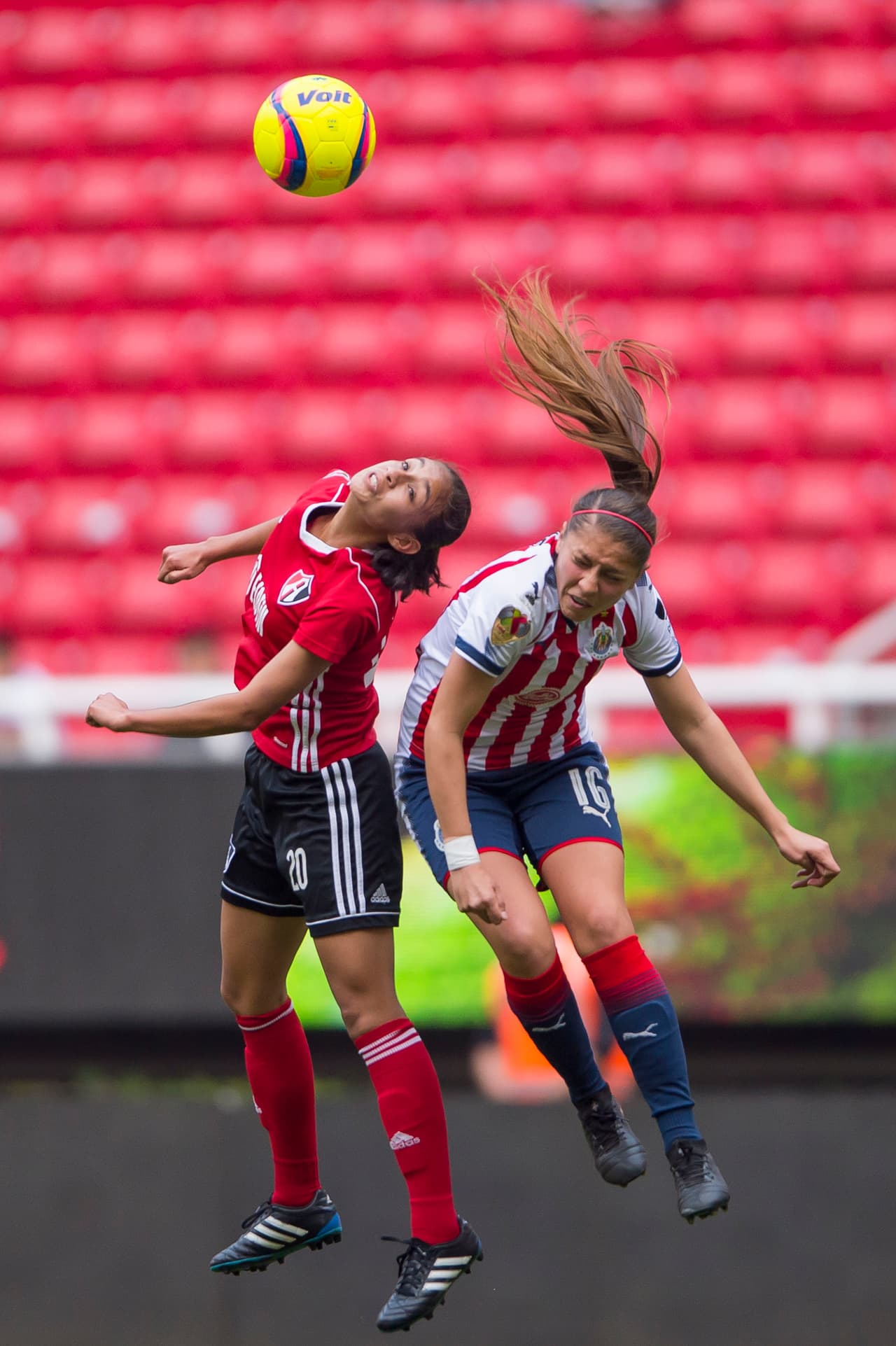 El partido se disputo en el Estadio Akron, casa de las Chivas Rayadas del Guadalajara.