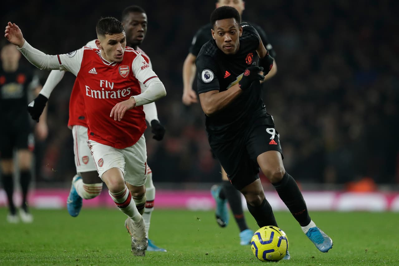 Con goles de Nicolas Pépé y Sokratis, El Arsenal se impone 2-0 al Manchester United.