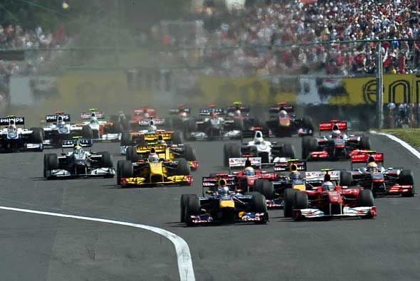 Y arrancó el Gran Premio de Hungría 2010, con el Reb Bull de Vettel desde la 'pole position'.