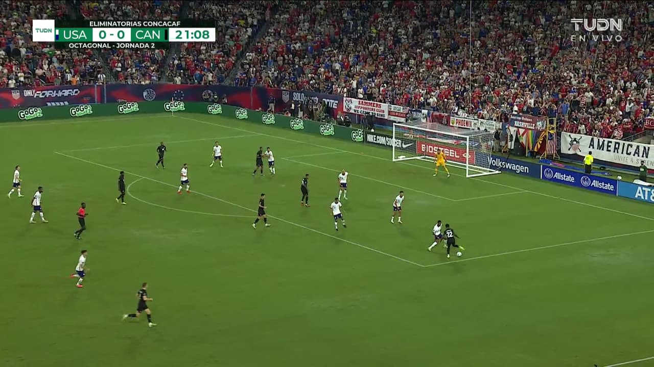 ¡TIRO ATAJADO! disparo por Antonee Robinson.