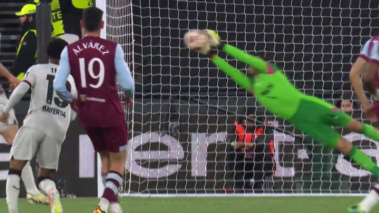 ¡TIRO ATAJADO! disparo por Nathan Tella.