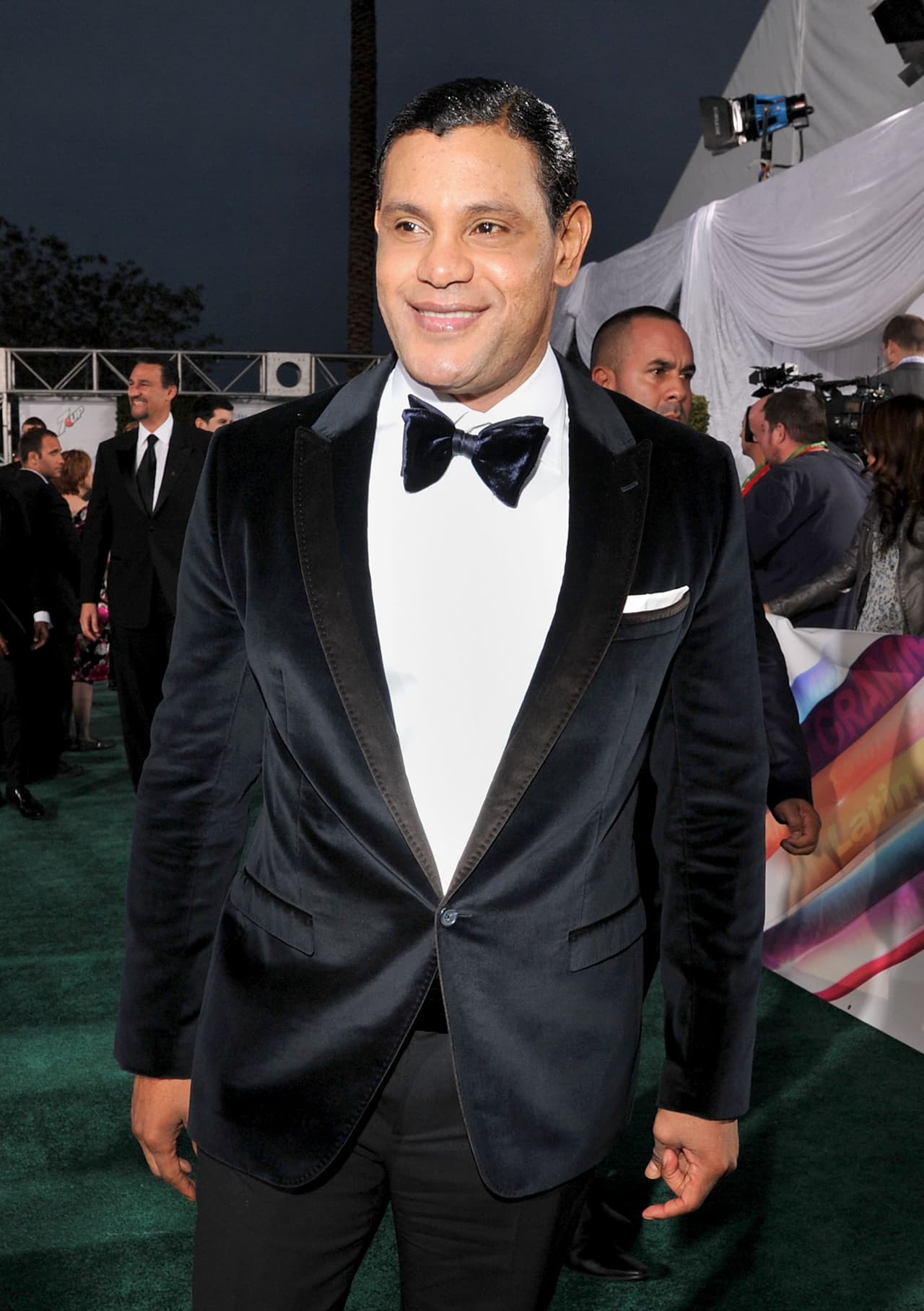 "Lo de Sammy Sosa es un claro ejemplo de que los dominicanos no quieren ser catalogados como personas negras", se lee también en las redes sociales.