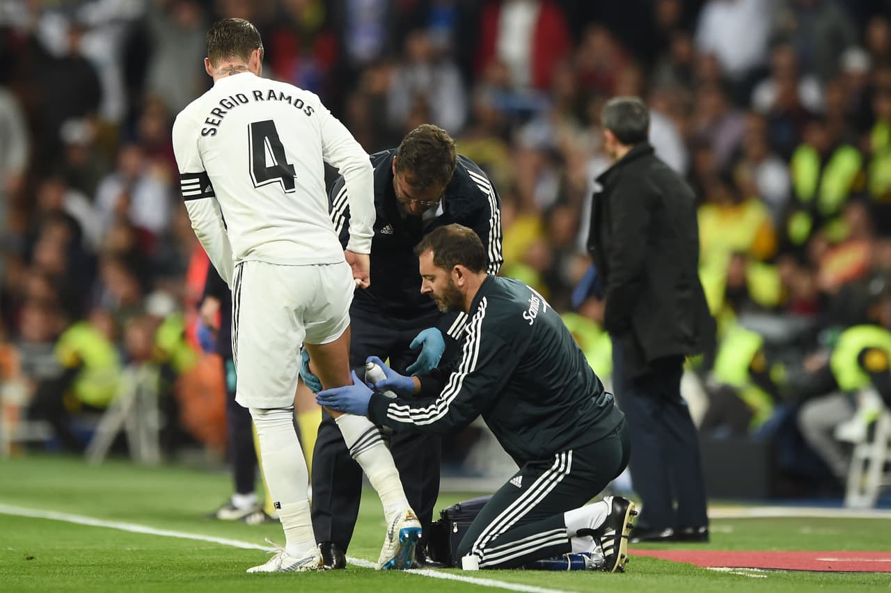 La intensidad era alta y el capitán Sergio Ramos lo sentía en sus músculos. En algún momento del primer tiempo tuvo que se revisado por los médicos.