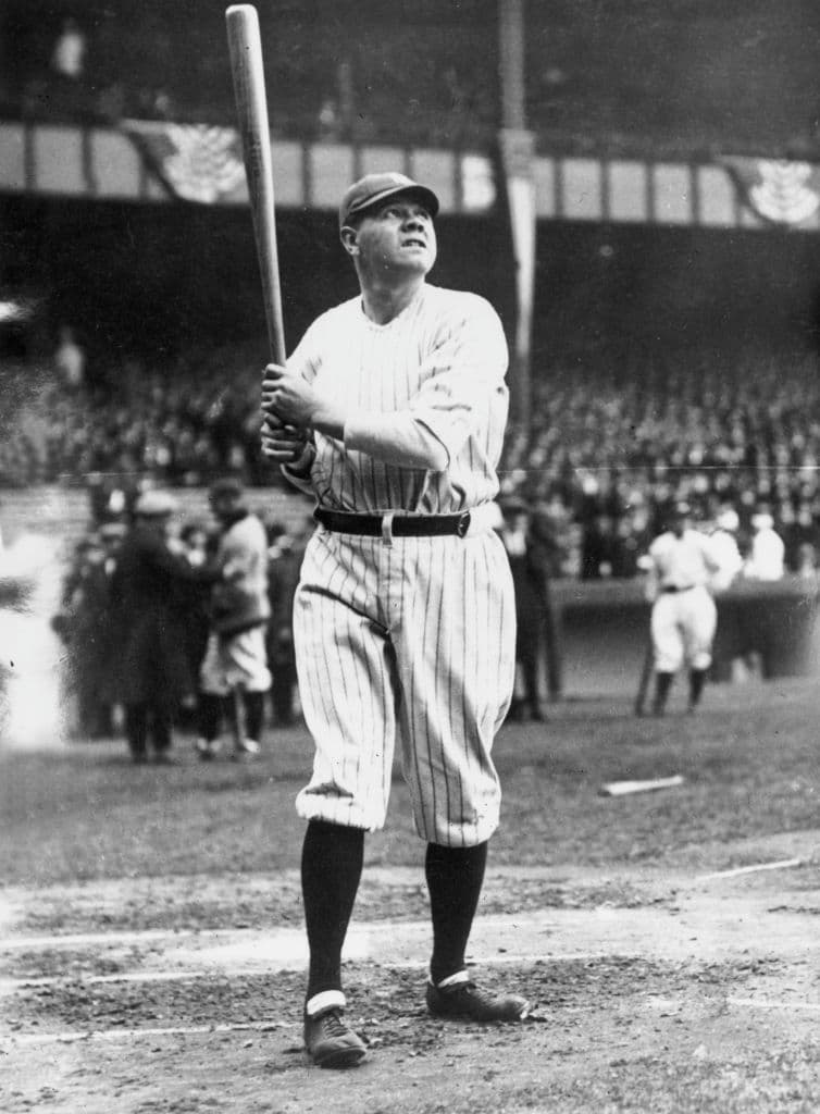 El 15 de junio de 2019 se vendió el jersey de la leyenda 
<a href="https://www.tudn.com/mlb/a-subasta-bat-usado-por-babe-ruth-preven-grandes-ganancias?_gl=1*1h23jlg*_ga*Nzg4NjQ1MTguMTY2MDU2NTM0Ng..*_ga_36LKB3355L*MTY2MTc4NzIxMS4zMy4xLjE2NjE3ODg5NTAuMjguMC4w&_ga=2.216404629.2096131274.1661775025-78864518.1660565346" target="_blank">Babe Ruth en $5.64 millones</a>. 
<br>
<br>La camiseta, que data de alrededor del período 1928-30, superó la marca anterior de 4,4 millones de dólares por una camiseta de Ruth de 1920, según Hunt Auctions.