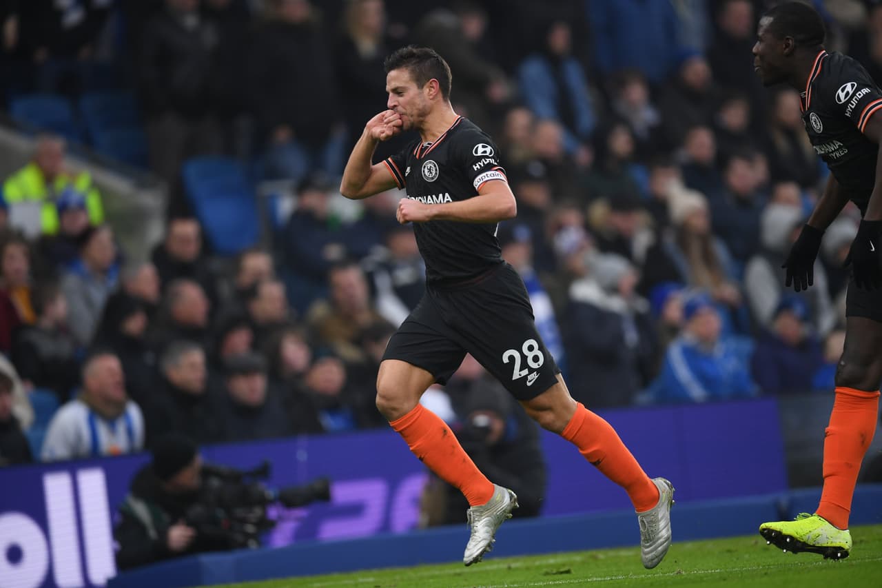 Chelsea saca empate para mantener distancia en la Premier