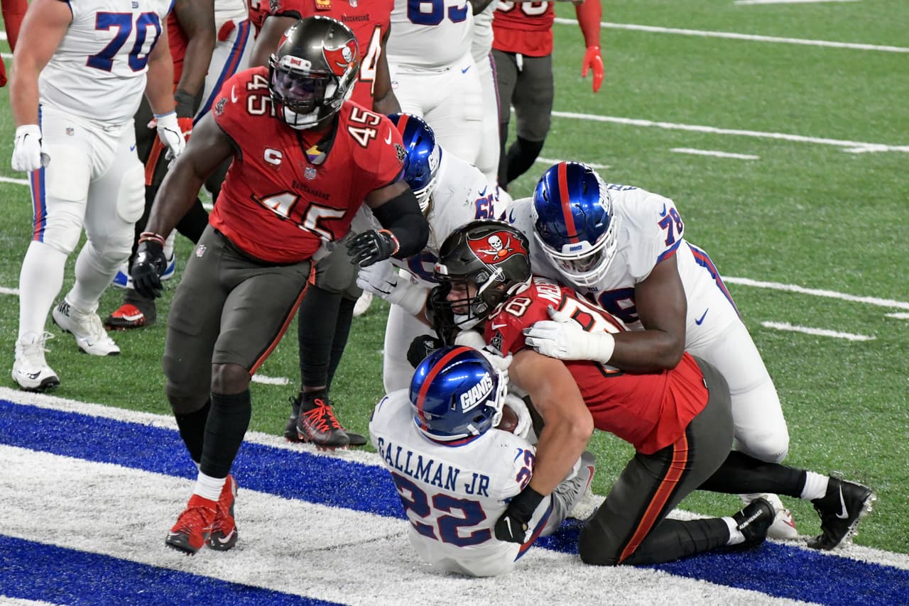 Con polémica incluída, los Tampa Bay Buccaneers consiguen un agónico triundo de 25-23 sobre los New York Giants.