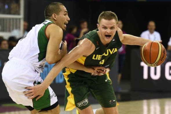 En la reanudación, los pupilos de Valdeolmillos retomaron la iniciativa, capitalizando el juego en la velocidad de sus exteriores, obligando a Kazlaukas a pedir un sorpresivo tiempo muerto con 51-47 en el electrónico.