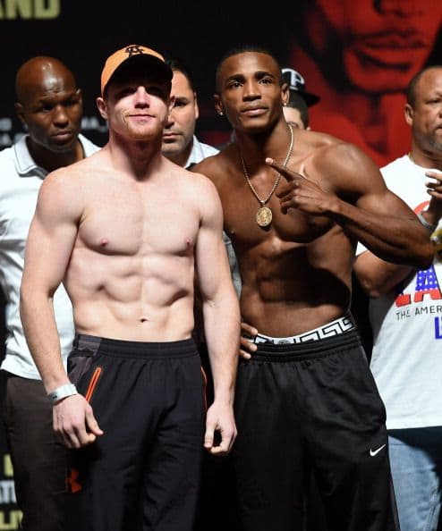 En medio de un gran ambiente encabezado por mexicanos, Saúl ‘Canelo’ Álvarez y Erislandy Lara no tuvieron problemas con la báscula y están listos para su combate en el MGM Grand de Las Vegas.