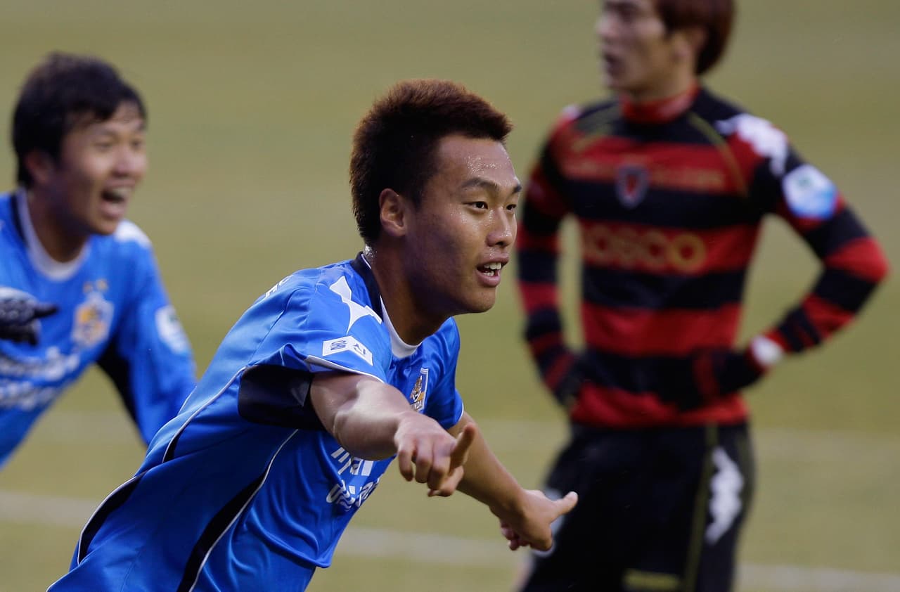 Para acompañar a El Faraón, el Shenhua firmó a Shin-uk Kim por 5 millones de euros. Es un delantero de 1.97 de altura que ya suma 3 goles en 3 partidos jugados en la Superliga China.