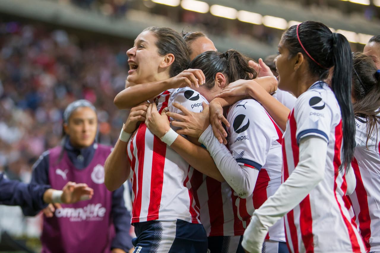 Pese a que Pachuca lo intentó, ya no consiguió regresar en el marcador. Chivas se coronó como el histórico primer campeón de la Liga MX femenil.