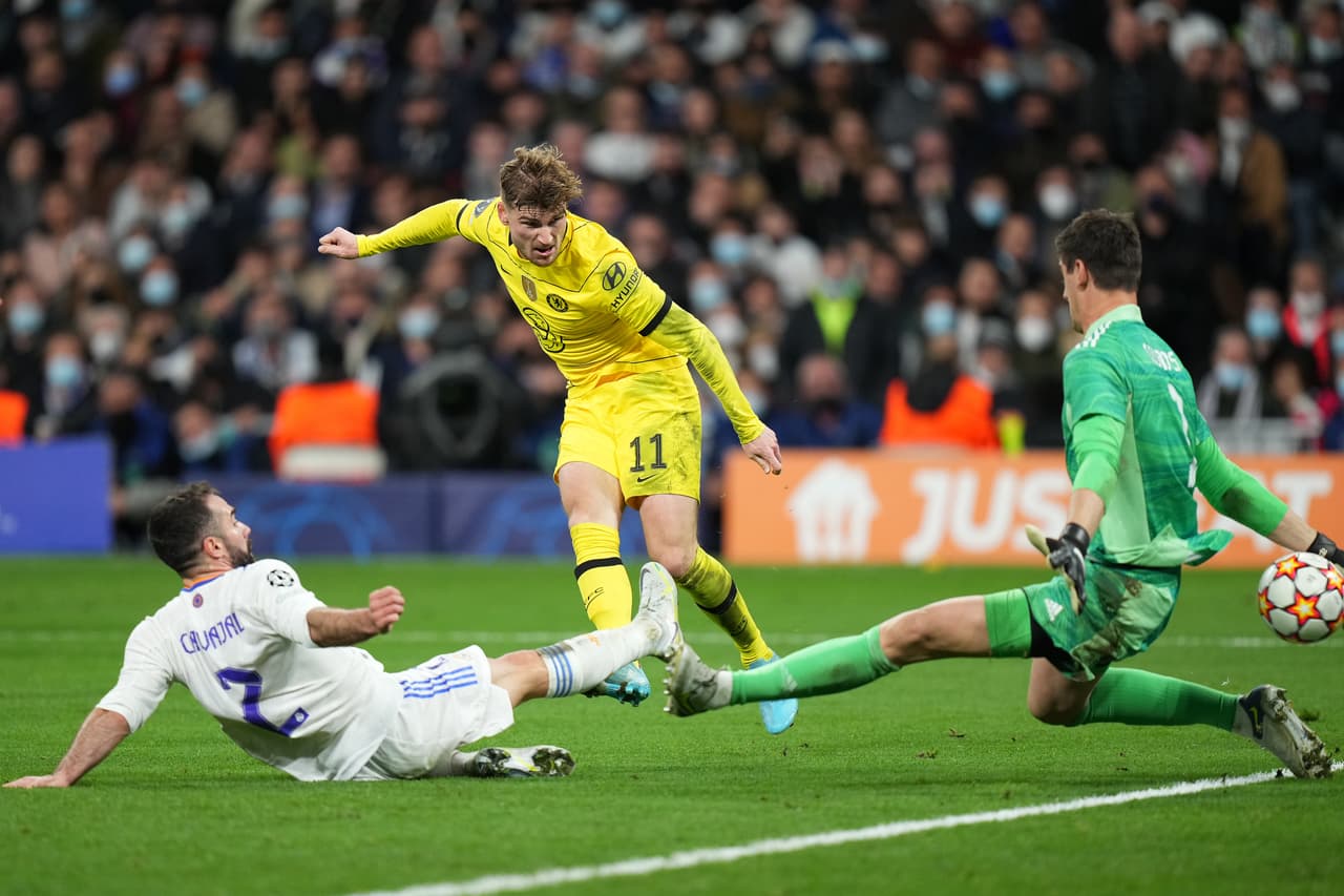 Chelsea le dio un ‘paseo’ al Madrid durante 75 minutos y se puso 0-3 con un pie en Semifinales, pero el cuadro merengue resurgió en el Bernabéu y con goles de Rodrygo y Benzema revivió en la serie.