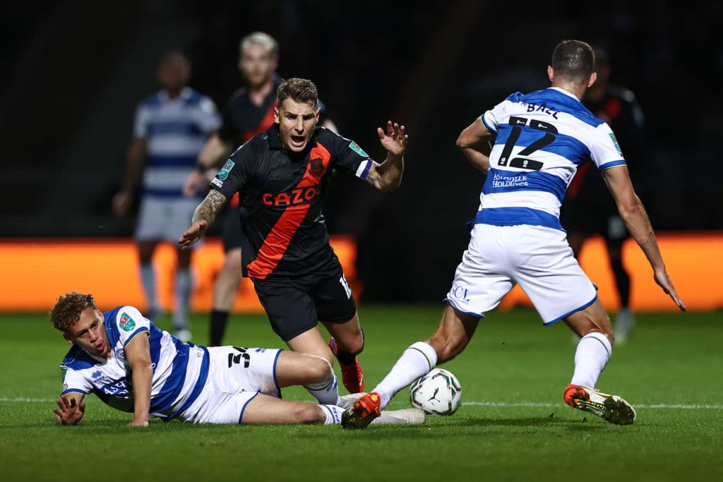 Increíble, el Everton queda fuera en tanda de penales tras igualar 2-2 ante Queens Park Ranger durante los 90 minutos del encuentro y se cuela en Octavos de Final de la EFL Cup.