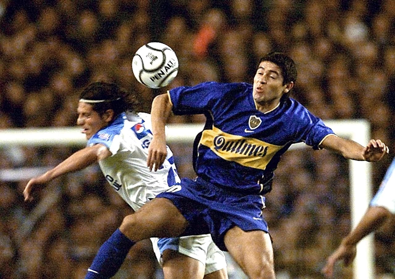 Cruz Azul fue finalista en el 2001. Aunque cayó en casa 0-1, derrotó por igual marcador a Boca Juniors en La Bombonera. En los penales ganarían los argentinos.