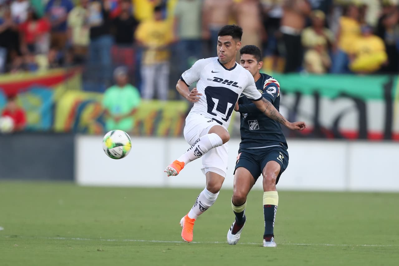 El gol cayó al minuto 43 con un error del portero Óscar Jiménez. Felipe Mora levó el balón por el flanco derecho para hacer una diagonal retrasda en busca de ser conectada por uno de sus compañeros, pero el portero americanista se venció antes de tiempo, midió mal el esférico y terminó pegando en sus piernas para incrustarse en propia puerta.