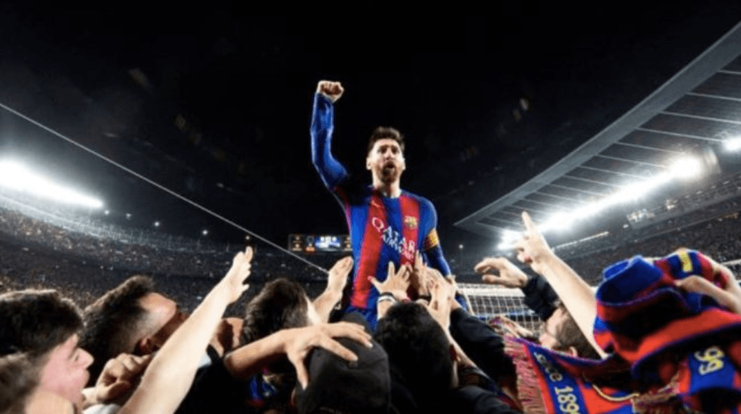 Barcelona rescinde contrato a mexicano, autor de famosa foto de Messi