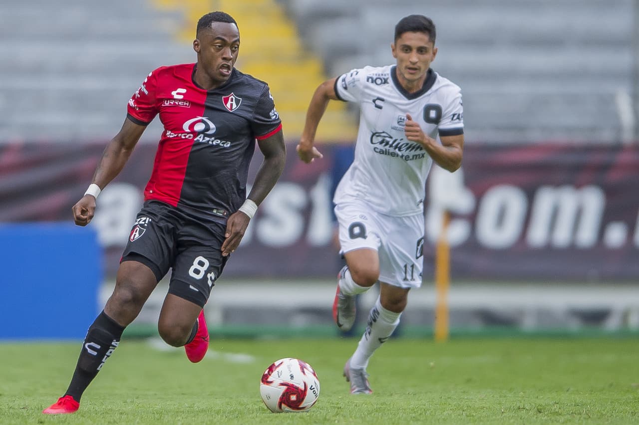 Cambian cuerpo arbitral del Querétaro vs Atlas por riesgo de Covid-19