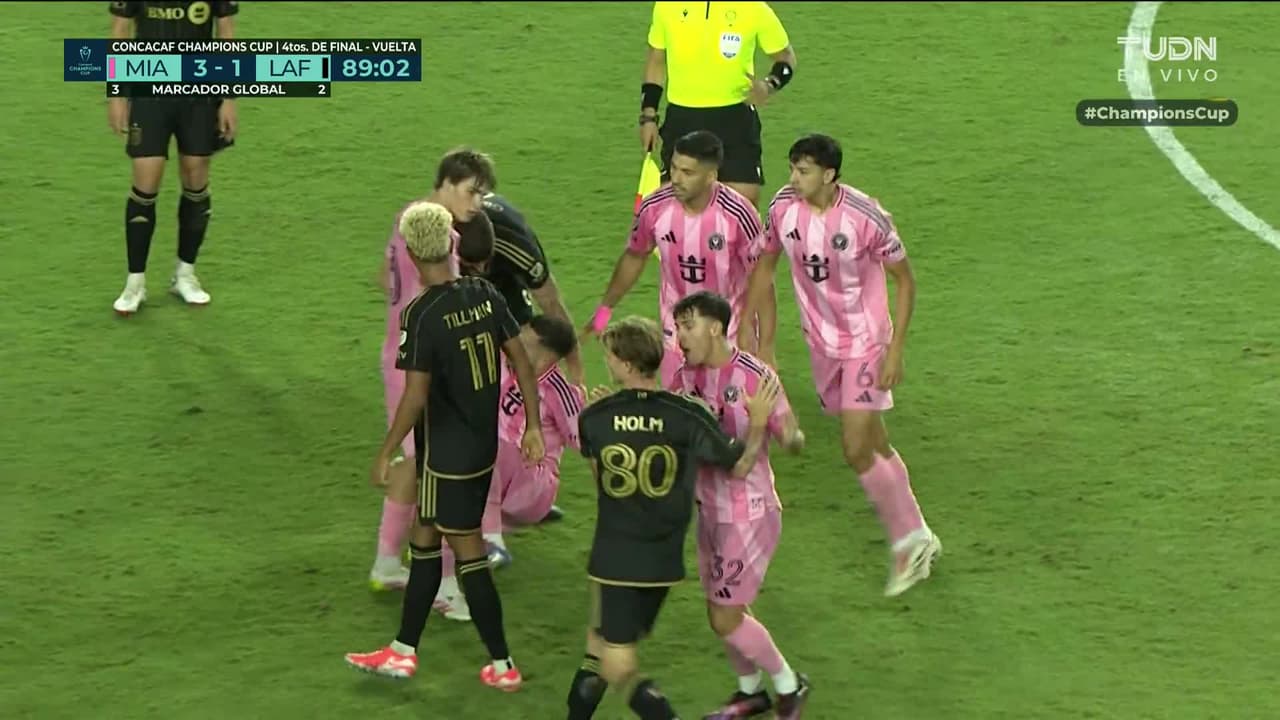 ¡Se arma la pelea! Una falta sobre Messi desata la locura en el partido