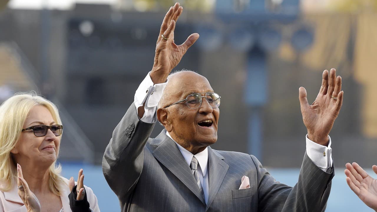 Don Newcombe, pitcher legendario de los Dodgers, fallece a los 92 años de edad