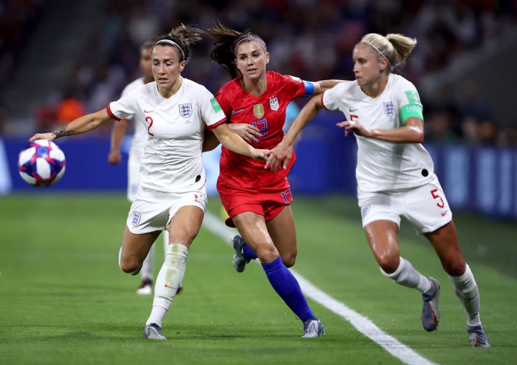 A sabiendas de su calidad y capacidad, las defensoras de Inglaterra le aplicaron, o a menos lo intentaron, una táctica defensiva para buscar neutralizarla, pero no dio precisamente muy buenos resultados después.