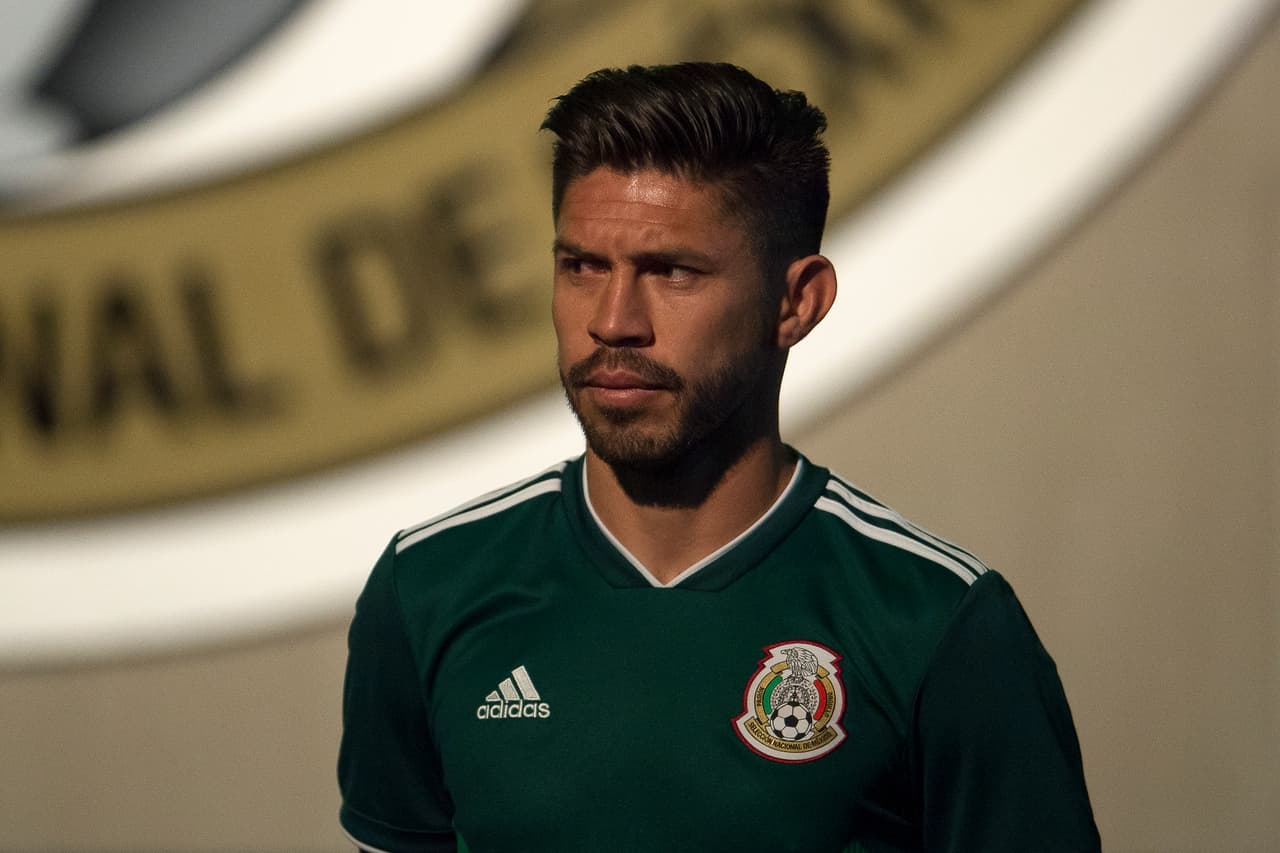 Photo during the presentation of the new uniform of the National Soccer Team of Mexico for the 2018 FIFA World Cup Russia, held at the Monument to the Revolution. Foto durante la presentacion del nuevo uniforme de la Seleccion Nacional de Futbol de Mexico para la Copa Mundial de la FIFA Rusia 2018, celebrado en el Monumento a la Revolucion, en la foto: Oribe Peralta 02/11/2017/MEXSPORT/Osvaldo Aguilar.