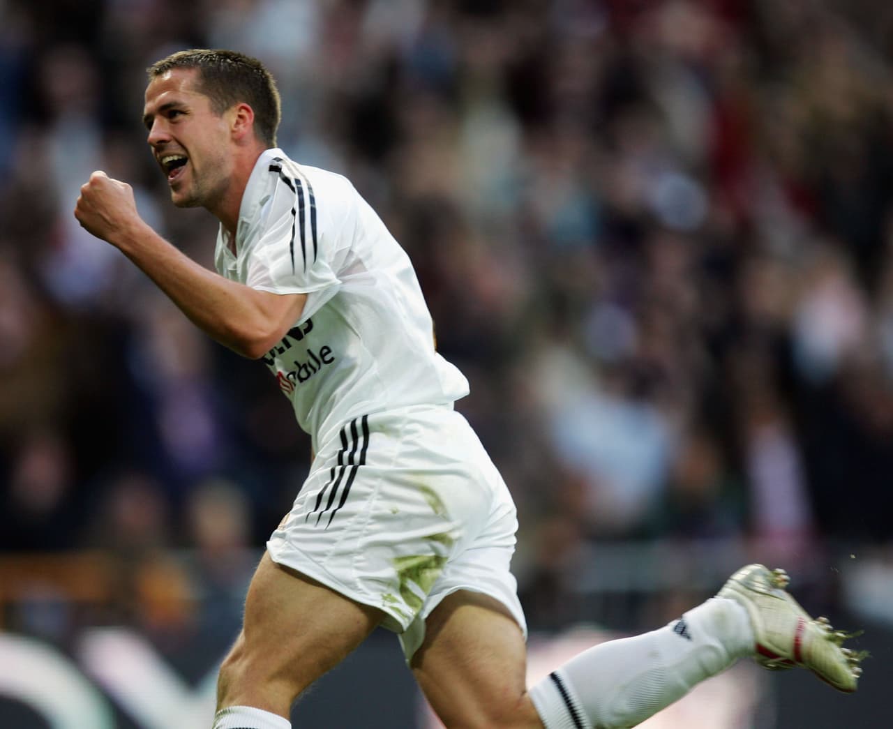 Su suguiente equipo fue el Real Madrid en el 2004. Solo fue una temporada y anotó 14 goles. Se regresó a Inglaterra para jugar con el Newcastle United.