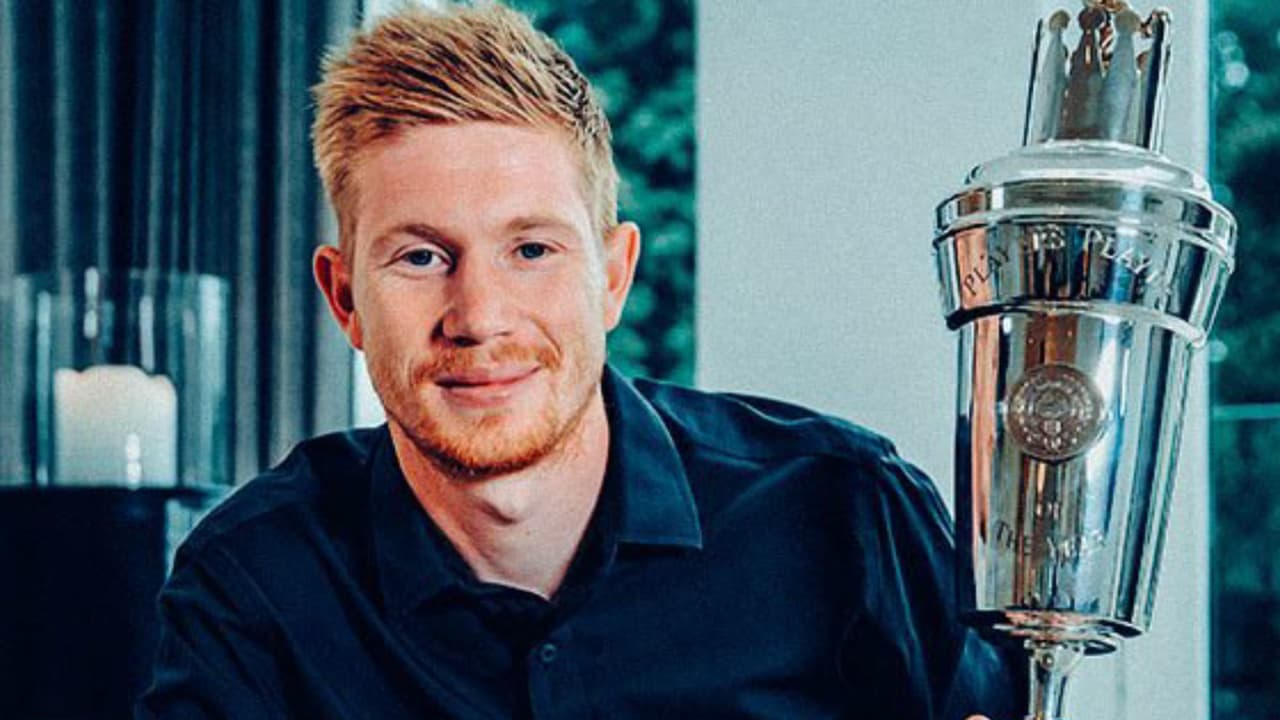 Eligen a Kevin de Bruyne como mejor futbolista de la Premier League